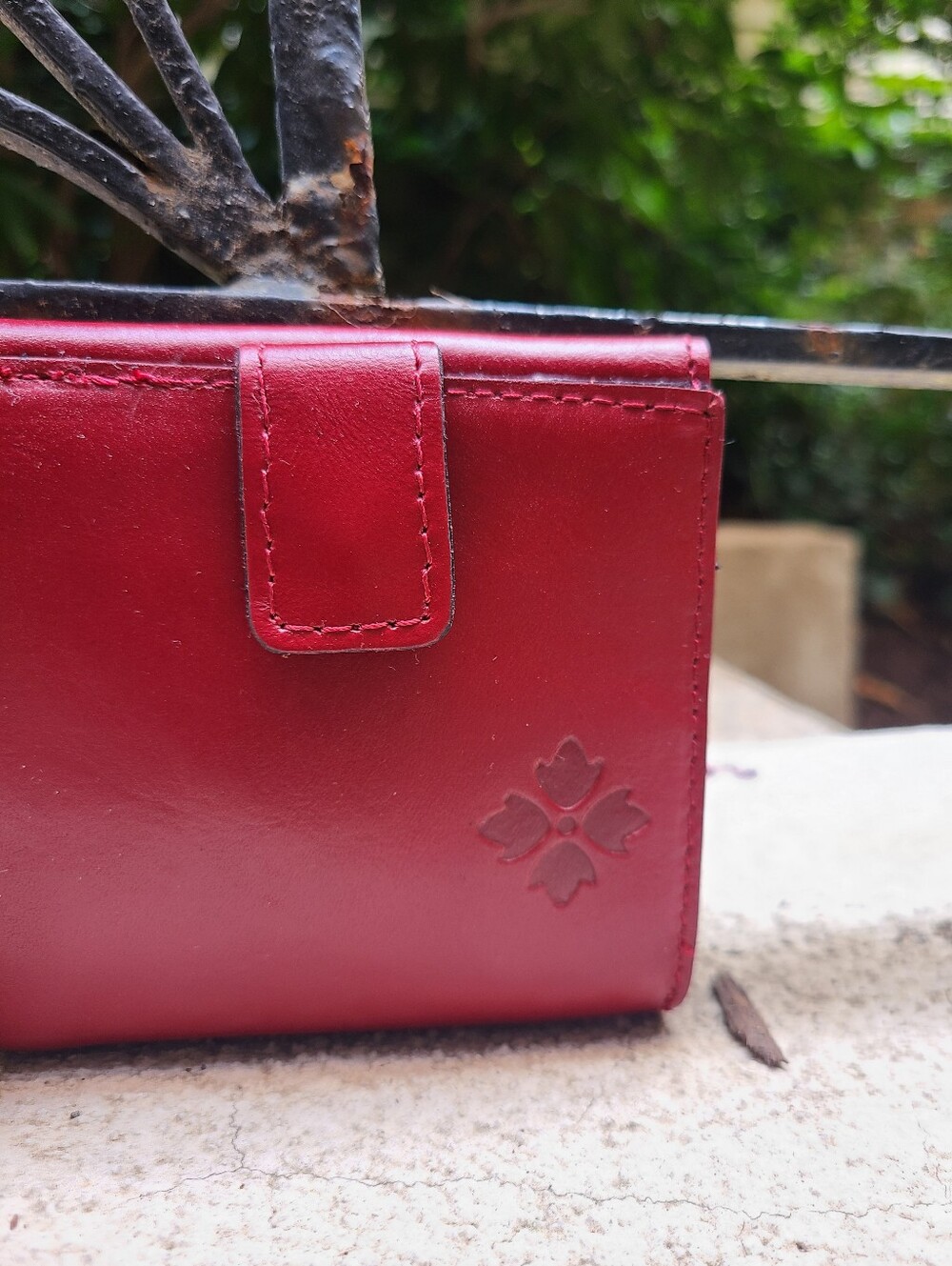 Patricia Nash Leather Vintage Distressed Astra Wallet Ruby Red NWT - Picture 4 of 5